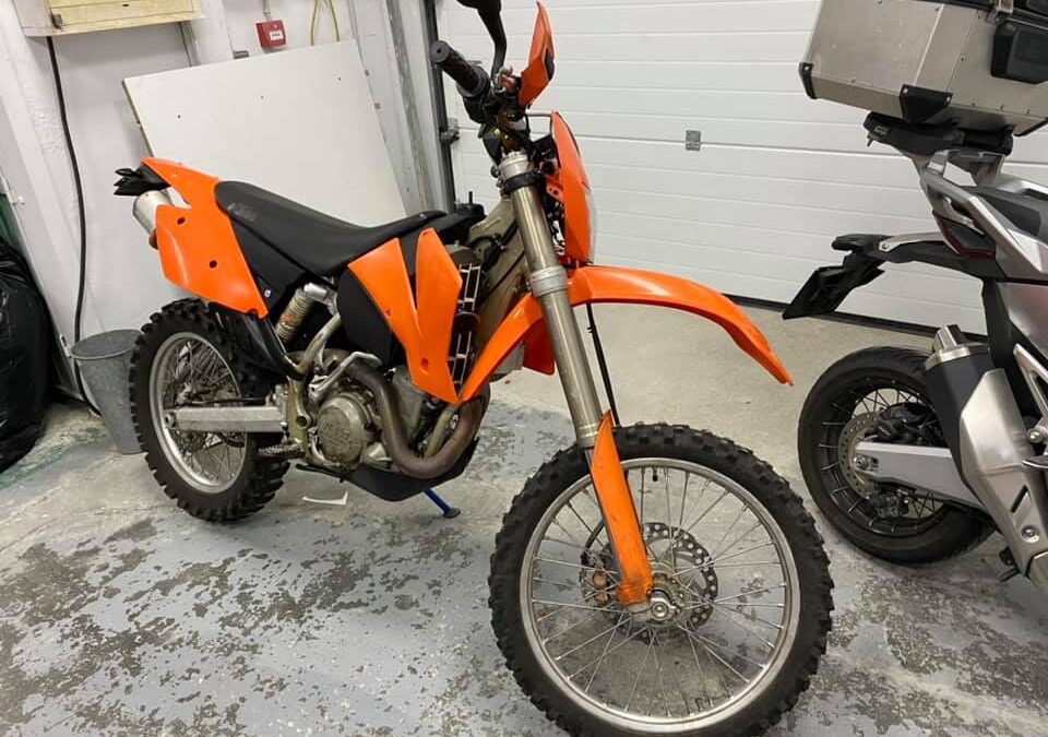 Rotulación moto de enduro KTM.